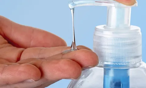 Thu hồi trên toàn quốc Sữa rửa tay sạch khuẩn Dr. Clean Hương dâu