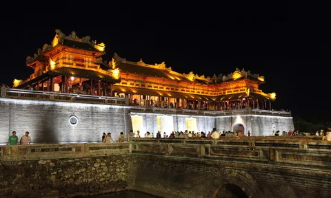 Du lịch Huế hồi sinh