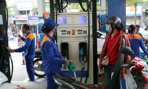 Giá xăng dầu giảm liên tiếp lần thứ 5, giảm từ 900 đồng đến 1.200 đồng mỗi lít
