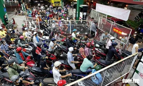 Chấm dứt tình trạng người dân “rồng rắn” mua xăng dầu