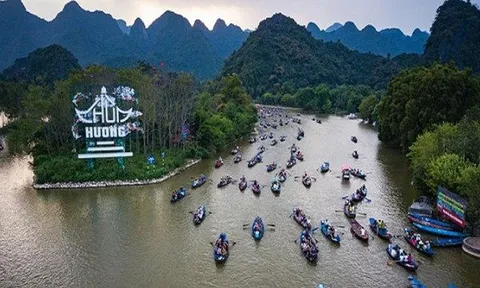 Lễ hội Chùa Hương khai hội trở lại Xuân 2023