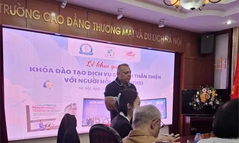 Khai giảng khóa học “Dịch vụ du lịch thân thiện với người Hồi giáo” tại Hà Nội