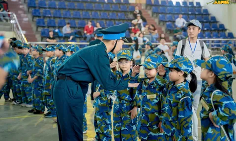 Trại hè quân đội Gen Alpha: Khi phụ huynh không còn tìm nơi cho con “vui hè”, mà tìm nơi để con trưởng thành