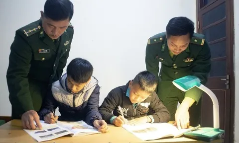 Những đứa con người Mông của các chiến sĩ mang quân hàm xanh