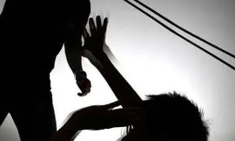 Tuyên Quang: Tạm giữ người đàn ông sát hại con trai, đánh vợ nhập viện