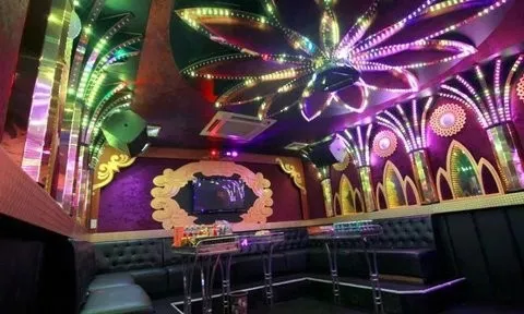 Điều tra vụ người đàn ông tử vong khi hát karaoke cùng 2 nữ nhân viên