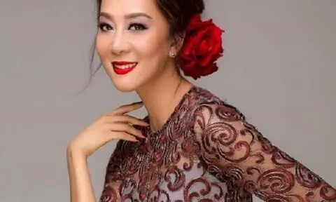 Vẻ đẹp quyến rũ khó tin của MC Nguyễn Cao Kỳ Duyên ở tuổi U60