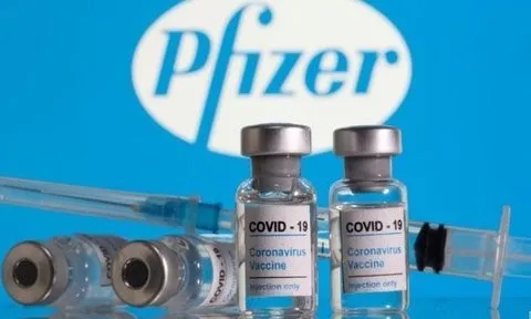 Pfizer xin cấp phép khẩn cấp mũi 4 vắc-xin phòng Covid-19 cho người từ 65 tuổi