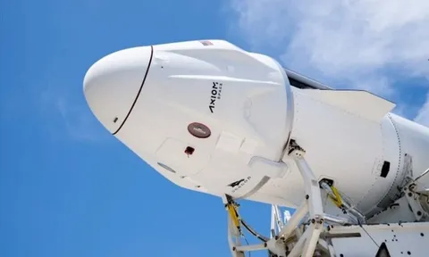 SpaceX và Axiom Space đưa phi hành đoàn tư nhân đầu tiên lên ISS
