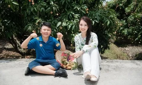 Á hậu Thuỵ Vân: "Tôi không tạo áp lực với con trai"