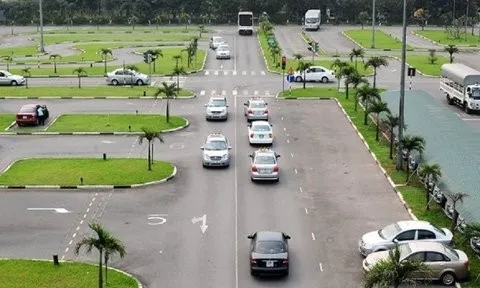 Sở GTVT Hà Nội nghiêm cấm cơ sở đào tạo lái xe ô tô tùy tiện tăng học phí
