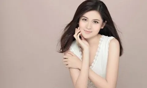 Á hậu Thuỳ Dung lên xe hoa với chú rể 9X vào tháng 12