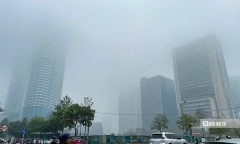 Hà Nội chìm trong sương mù dày đặc