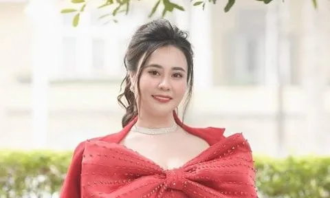 Ngày 8/3, Hoa hậu Phan Kim Oanh ngạc nhiên với món quà từ Dubai