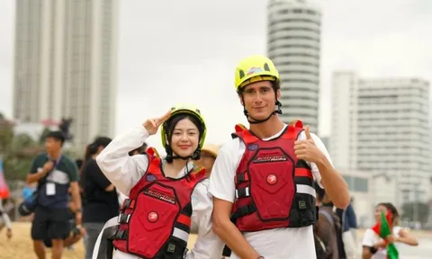 Liz Kim Cương: “Cảm giác lướt trên sóng với mô tô nước rất tuyệt vời”