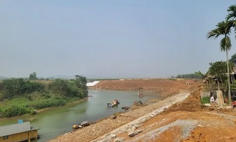 Đầu tư gần 85 tỷ đồng xây kè, xử lý khẩn cấp sự cố sạt lở sông Bưởi