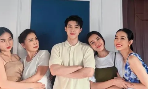 Bóng của thị thành: Chuyện tình hoàng tử, lọ lem thời "livestream"