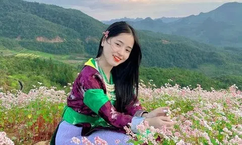 Nhan sắc trong veo sau 6 năm nổi tiếng của cô bé bán lê Hà Giang