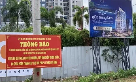 Cắm lại biển cảnh báo trước dự án Charm Diamond sau phản ánh của Người Đưa Tin