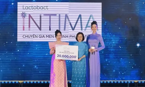 Cuộc thi Hoa hậu Quốc gia Việt Nam trao tặng quà và học bổng cho Hội LHPN Hà Nội