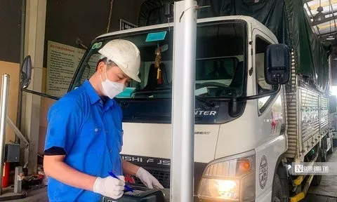 Yêu cầu triển khai việc trả phí đăng kiểm bằng chuyển khoản, quẹt thẻ