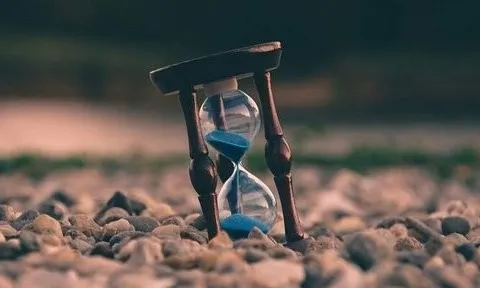 Ta có nên hoài niệm về quá khứ?...
