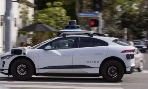 Mỹ điều tra hệ thống lái tự động thế hệ thứ 5 của Waymo
