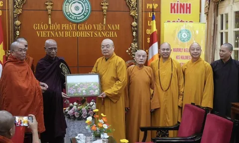Đức Tăng Thống Myanmar đến thăm Việt Nam mùa Phật đản