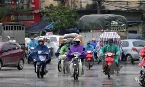 Thủ đô Hà Nội chiều tối và đêm có mưa rào và dông vài nơi
