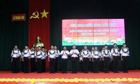 Khánh Hòa: Lữ đoàn 162 tôn vinh 22 gương điển hình tiên tiến