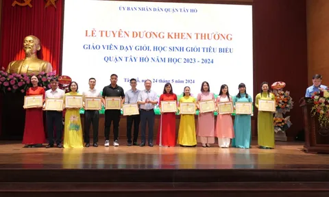 Quận Tây Hồ: Vinh danh giáo viên giỏi, học sinh tiêu biểu
