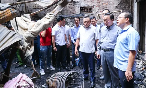 Khẩn trương chăm sóc, hỗ trợ tối đa người bị nạn trong vụ cháy nhà trọ ở Hà Nội