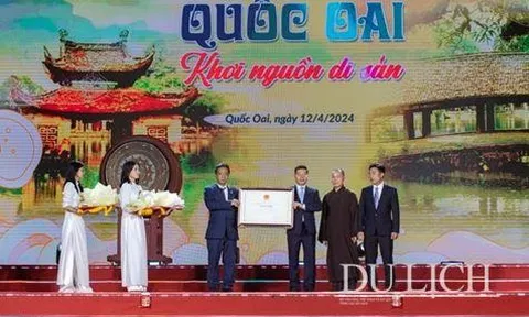 Quốc Oai đón nhận Bằng công nhận Di sản văn hóa phi vật thể quốc gia Lễ hội chùa Thầy