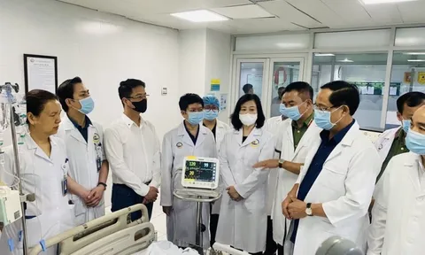 Tập trung toàn bộ nhân, vật lực để cứu chữa nạn nhân vụ cháy ở Hà Nội