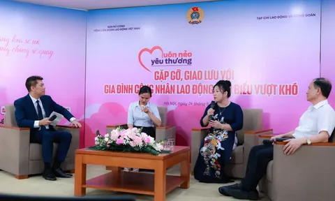 Chương trình “Muôn nẻo yêu thương”: Chia sẻ với gia đình nữ lao động tiêu biểu vượt khó