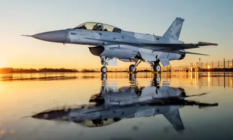 Phiên bản mạnh nhất của chiến đấu cơ F-16 vẫn “đắt như tôm tươi”