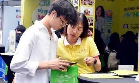 Bản tin 26/5: Học sinh Hà Nội nhận phiếu báo thi lớp 10