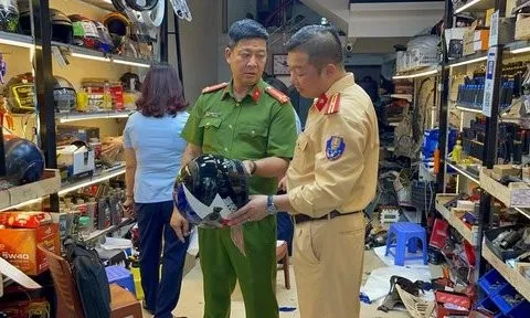 Quảng Ninh: Phát hiện, xử lý 2 cửa hàng “độ” xe sai quy định