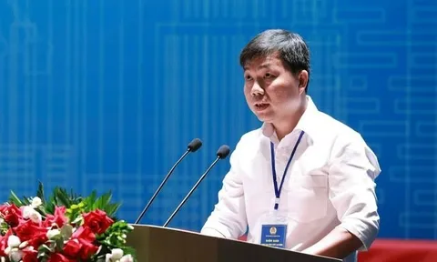 Để lao động không còn đến cơ quan đúng giờ để điểm danh rồi ăn sáng