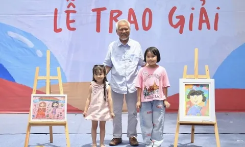 Trao giải cuộc thi vẽ tranh “sắc màu tuổi thơ” lần thứ nhất