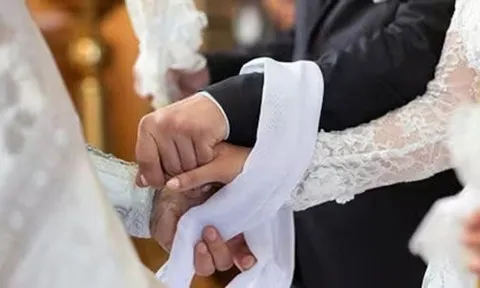 Án Nước ngoài - Luật Việt Nam: Chồng kiện vợ vì là… đàn ông!