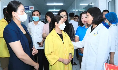 Dồn lực khắc phục hậu quả vụ cháy, sẻ chia hỗ trợ nạn nhân