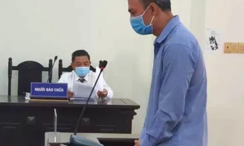 Sắp xét xử vụ cháu 4 tuổi bị người tình của mẹ bạo hành
