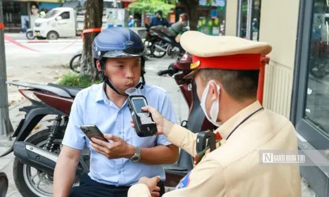 Bị xử lý nồng độ cồn, tài xế trình bày “mới đi sát khuẩn vòm họng”