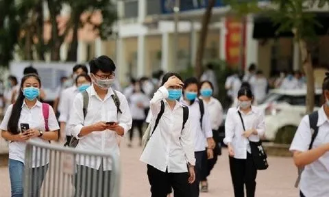 Căng thẳng “cuộc đua” vào lớp 10: Con ôn thi, cả nhà phải "đi nhẹ, nói khẽ"