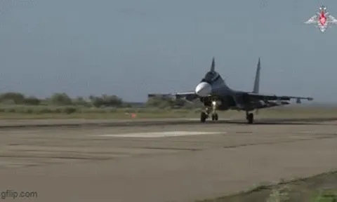Tiêm kích Su-30SM Nga được nâng cấp mang tên lửa không đối không R-37M