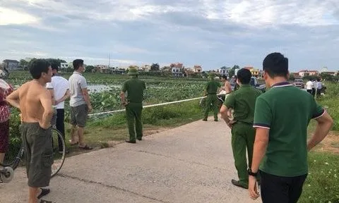 Phát hiện thi thể nam thanh niên dưới mương nước
