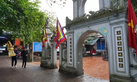 Thu 14 tỷ đồng từ hòm công đức của ngôi đền bên Sông Lam