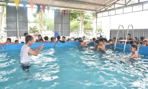 Bản tin 31/5: Một địa phương tổ chức dạy bơi miễn phí cho trẻ em trong dịp hè