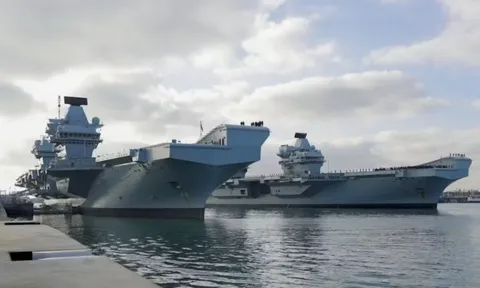 Soái hạm HMS Queen Elizabeth sắp có nữ thuyền trưởng đầu tiên?